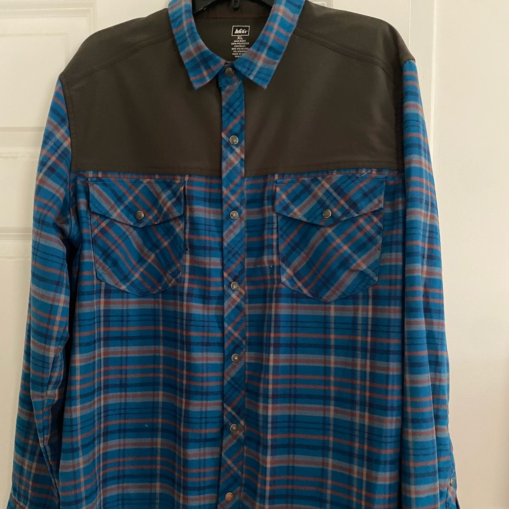 Men’s REI button down